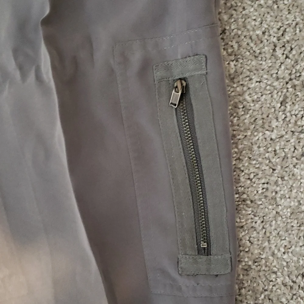 Chico's capri cargo pants - Picture 4 of 6